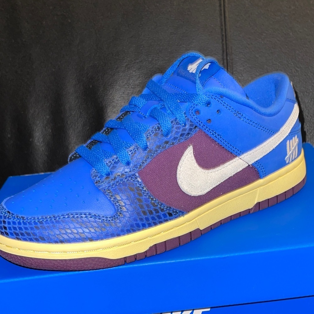 Nike
x Undefeated Dunk Low SP "Undefeated Dunk vs. AF1" sneakers Men Size 7.5 9W